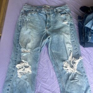 Abercrombie and Fitch high-rise Mom Jean 14